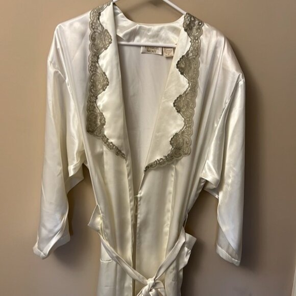 Victoria’s Secret vintage white full length satin robe M bridal lounge lace - Picture 2 of 9